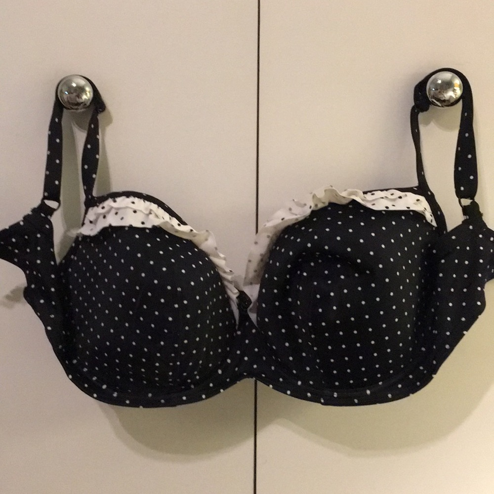 Black and white polka dot bikini set
